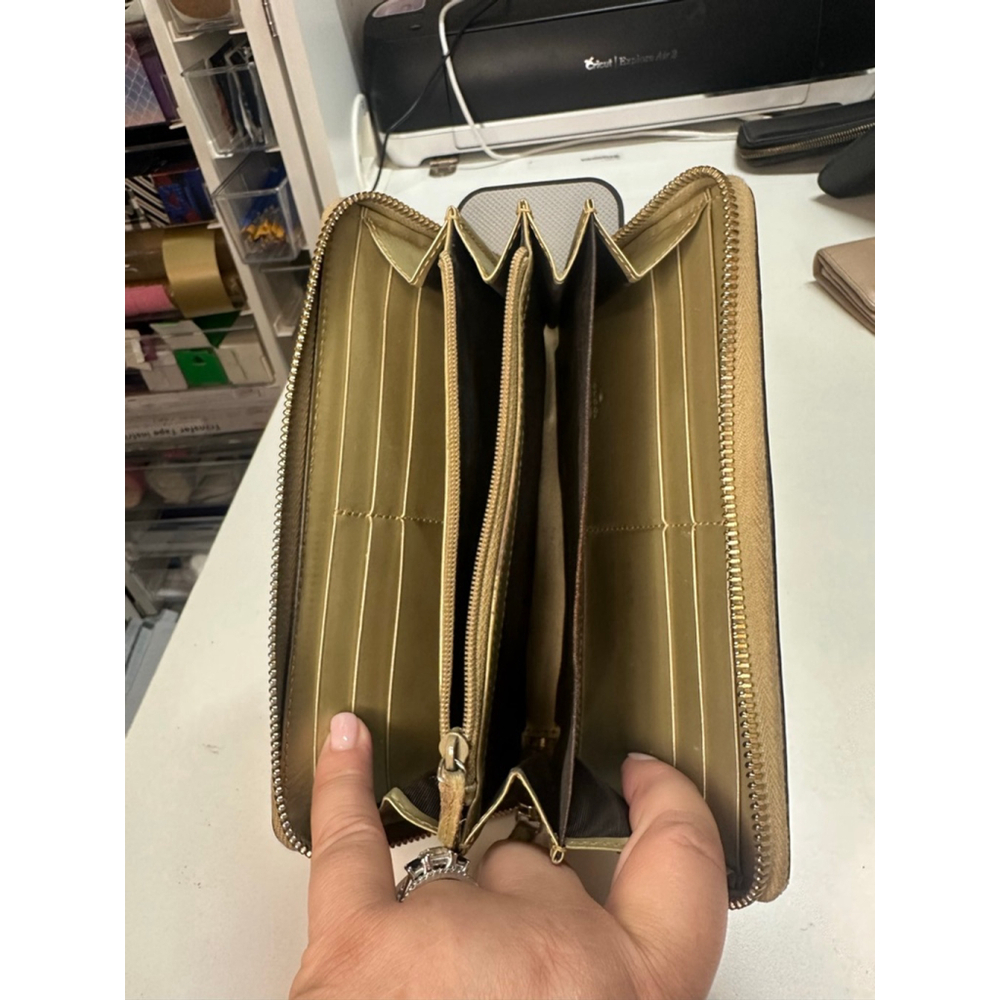 Women's Gucci Wallet Gold - Picture 9 of 12